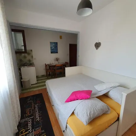 Apartmán Aenona Sunny *